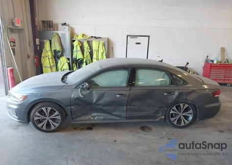 2022 Volkswagen Passat 2.0T Limited Edition z USA, uszkodzony, nr VIN 1VWBA7A37NC009532